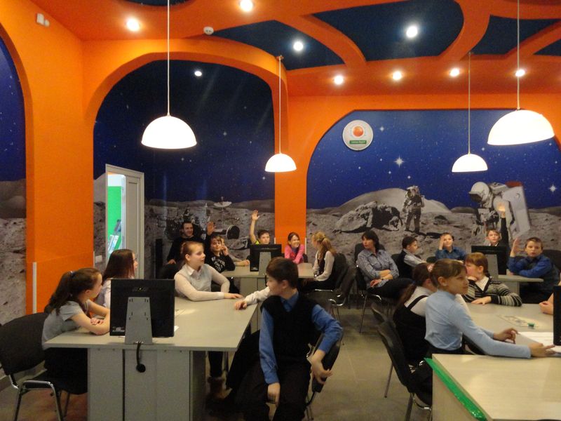 Фото к От фруктовой батарейки до энергии Солнца и ветра: в ИЦАЭ Владимира завершилась Неделя высоких технологий