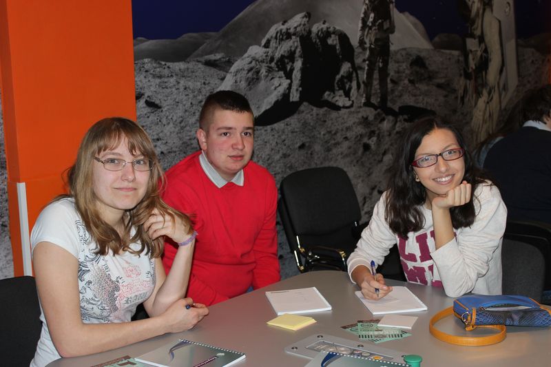 Фото к «Литературный бум» в ИЦАЭ: для участников проекта «Тетрадка дружбы» прошел интеллектуальный турнир