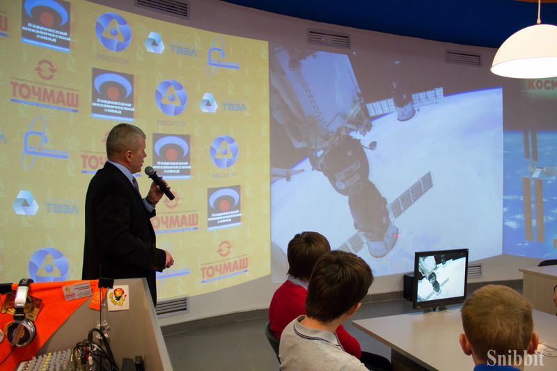 Фото к Профессия — космонавт: владимирские школьники встретились с космонавтом-испытателем Олегом Новицким