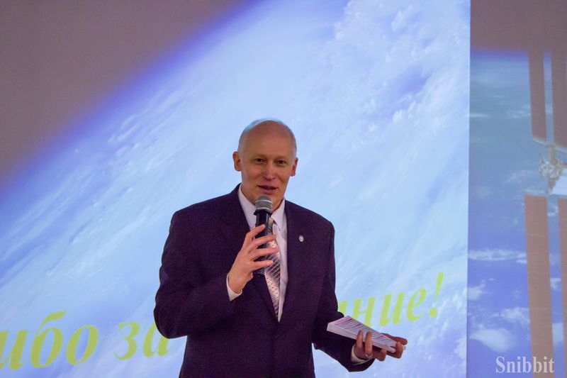 Фото к Профессия — космонавт: владимирские школьники встретились с космонавтом-испытателем Олегом Новицким