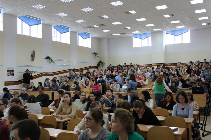 Фото к Тотальный диктант во Владимире: более 180 владимирцев решили проверить свою грамотность