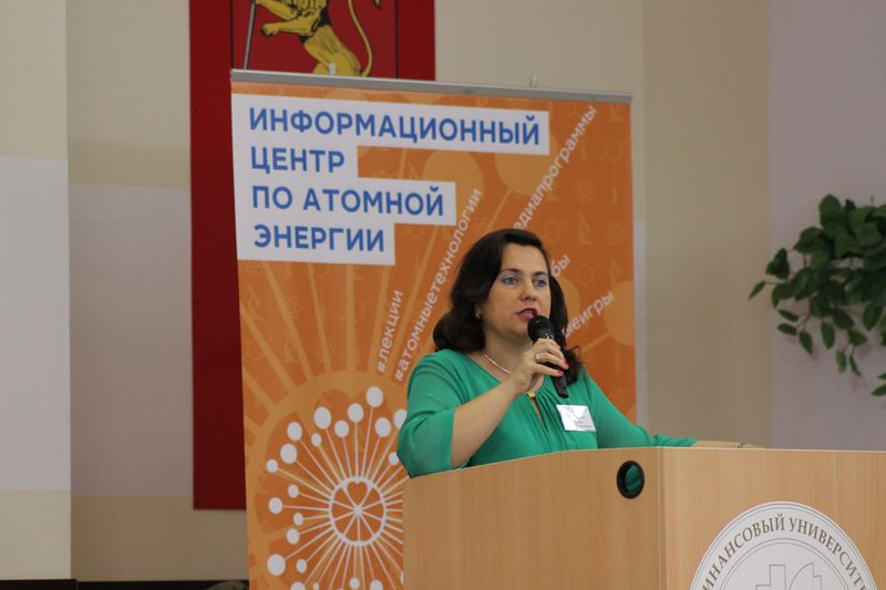 Фото к Тотальный диктант во Владимире: более 180 владимирцев решили проверить свою грамотность