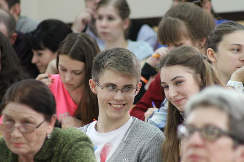 Фото к Тотальный диктант во Владимире: более 180 владимирцев решили проверить свою грамотность