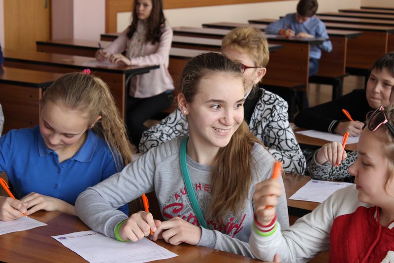 Фото к Тотальный диктант во Владимире: более 180 владимирцев решили проверить свою грамотность