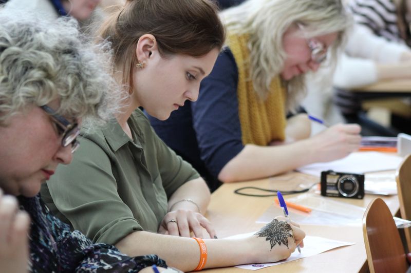 Фото к Тотальный диктант во Владимире: более 180 владимирцев решили проверить свою грамотность