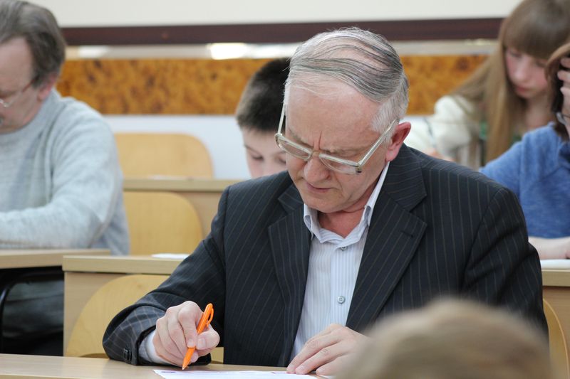 Фото к Тотальный диктант во Владимире: более 180 владимирцев решили проверить свою грамотность