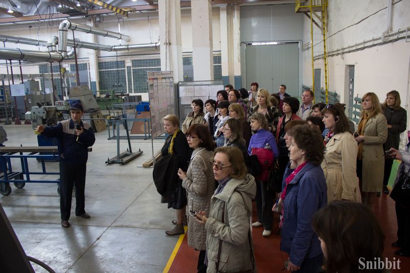 Фото к Владимирские педагоги исследовали «супермаркет» и познакомились с «принципом „Макдональдса“» на Ковровском механическом заводе