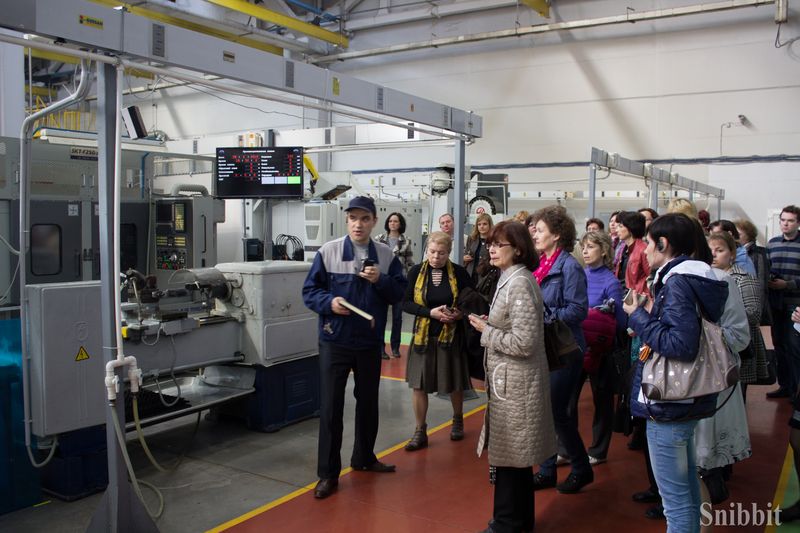 Фото к Владимирские педагоги исследовали «супермаркет» и познакомились с «принципом „Макдональдса“» на Ковровском механическом заводе