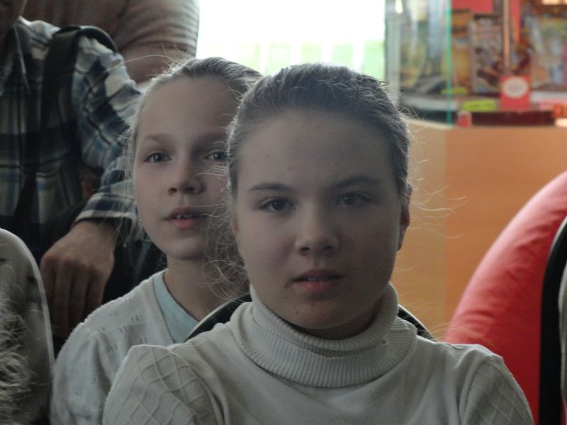 Фото к Сотрудники ИЦАЭ Владимира подарили участникам «Библионочи» оранжевое настроение