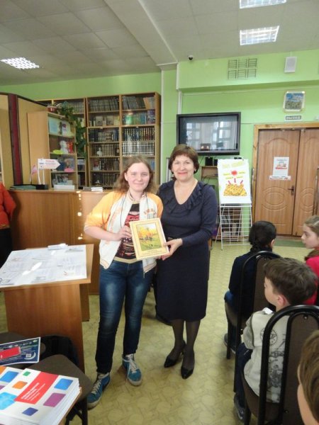 Фото к Сотрудники ИЦАЭ Владимира подарили участникам «Библионочи» оранжевое настроение