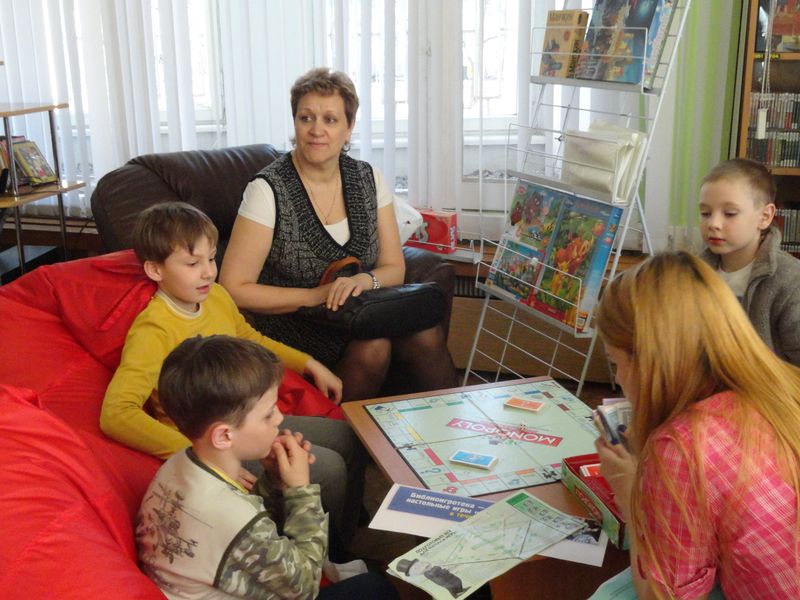 Фото к Сотрудники ИЦАЭ Владимира подарили участникам «Библионочи» оранжевое настроение