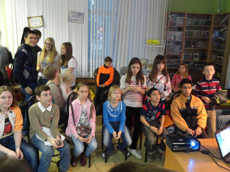 Фото к Сотрудники ИЦАЭ Владимира подарили участникам «Библионочи» оранжевое настроение