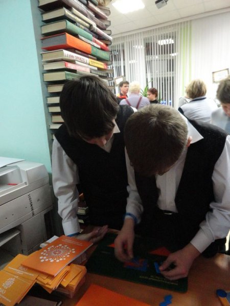 Фото к Сотрудники ИЦАЭ Владимира подарили участникам «Библионочи» оранжевое настроение