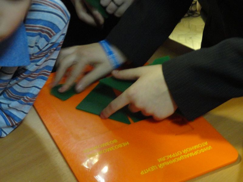 Фото к Сотрудники ИЦАЭ Владимира подарили участникам «Библионочи» оранжевое настроение