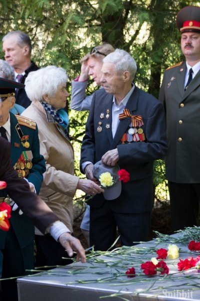 Фото к «Пока память жива»: на «Точмаше» прошел митинг, приуроченный к Дню Победы