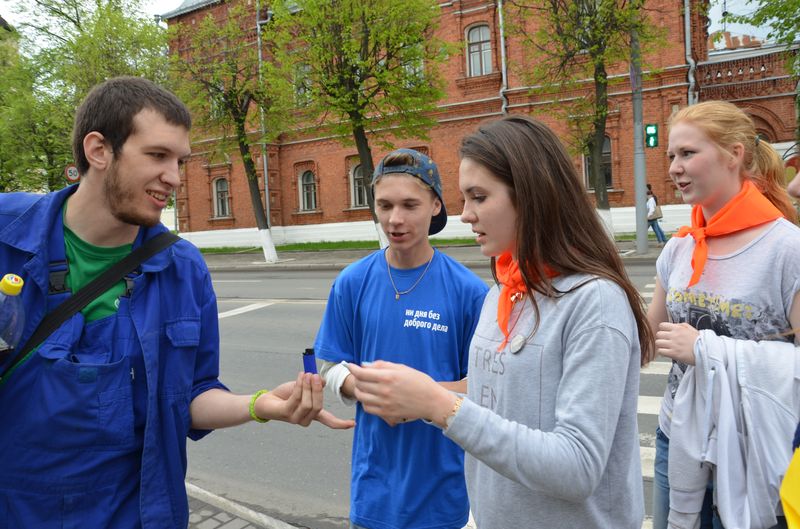 Фото к Тетрадку и ручку на ключи от «опеля»: во Владимире прошла игра «Давай меняться»