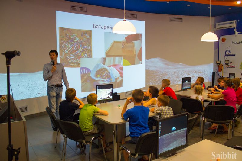 Фото к «Экомарафон» в ИЦАЭ Владимира: встреча с экологом-общественником и сбор батареек