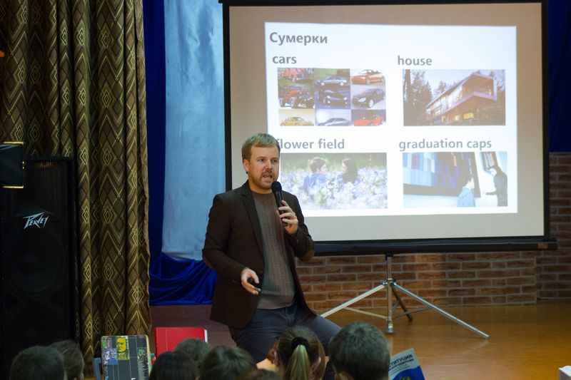 Фото к «Человек — это главная ценность»: во Владимире прошли встречи с футурологом Данилой Медведевым