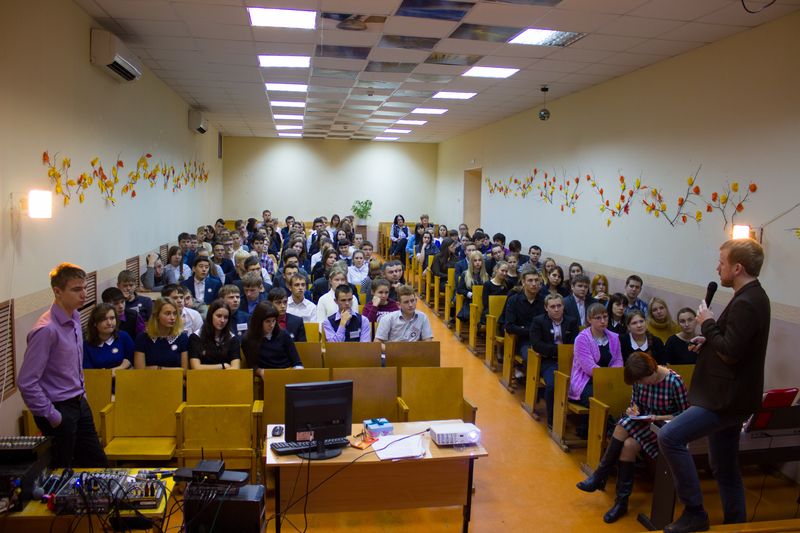 Фото к «Человек — это главная ценность»: во Владимире прошли встречи с футурологом Данилой Медведевым