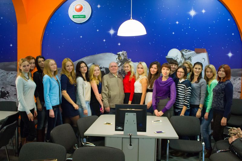 Фото к «Человек — это главная ценность»: во Владимире прошли встречи с футурологом Данилой Медведевым