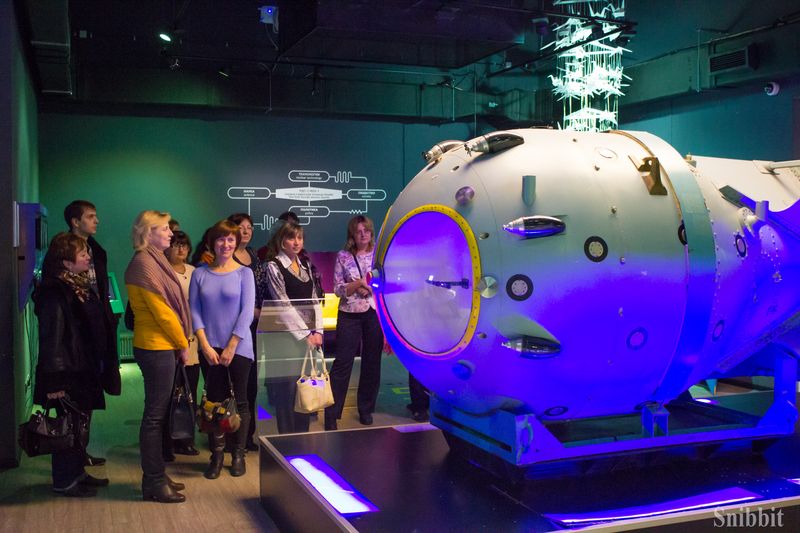 Фото к Сверхпроводники для проекта ИТЭР и линзы для фокусировки рентгеновских лучей: учителя из Владимирской области посетили АО «ВНИИНМ имени А. А. Бочвара»