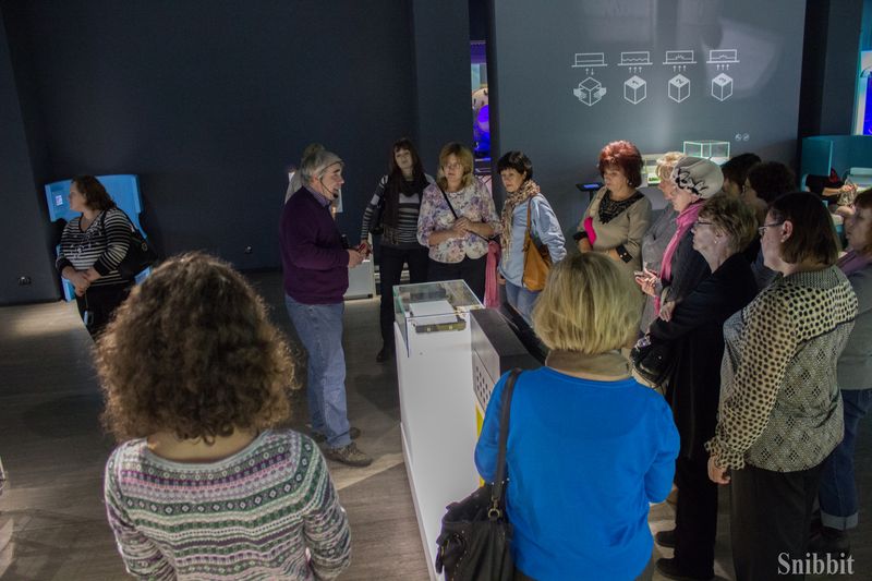 Фото к Сверхпроводники для проекта ИТЭР и линзы для фокусировки рентгеновских лучей: учителя из Владимирской области посетили АО «ВНИИНМ имени А. А. Бочвара»