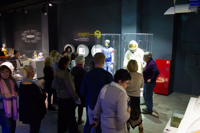 Фото к Сверхпроводники для проекта ИТЭР и линзы для фокусировки рентгеновских лучей: учителя из Владимирской области посетили АО «ВНИИНМ имени А. А. Бочвара»