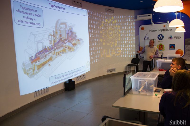 Фото к «Укротить силу ветра»: в ИЦАЭ Владимира продолжаются занятия по курсу «Источники энергии»