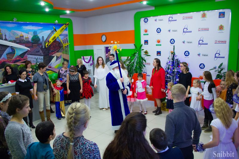 Фото к Наука, путешествия и волшебство: в ИЦАЭ Владимира прошла рождественская ёлка