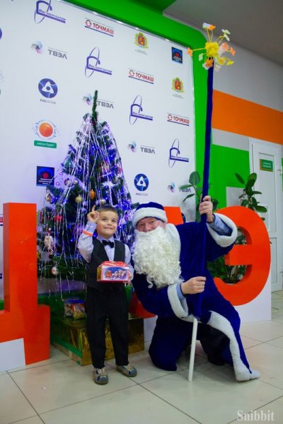 Фото к Наука, путешествия и волшебство: в ИЦАЭ Владимира прошла рождественская ёлка