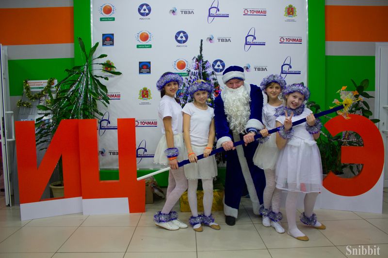 Фото к Наука, путешествия и волшебство: в ИЦАЭ Владимира прошла рождественская ёлка