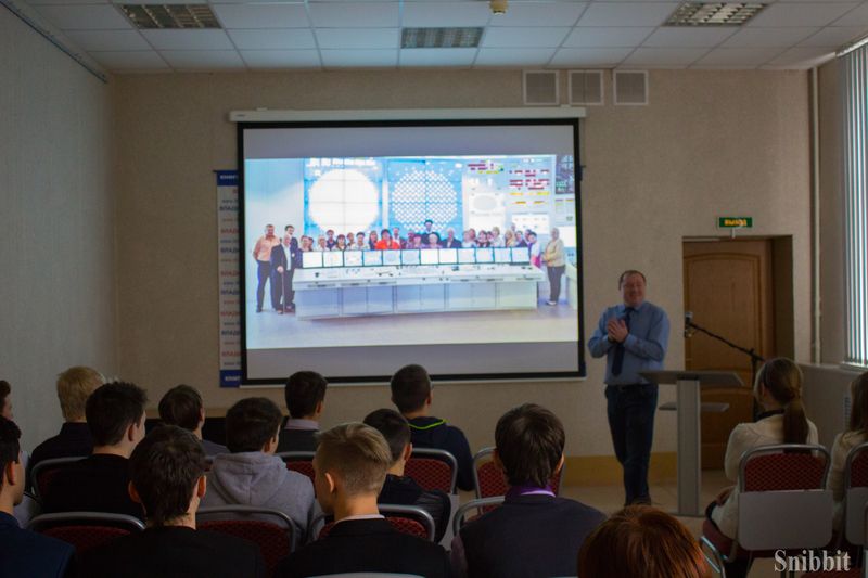 Фото к Во Владимирской областной научной библиотеке открылась выставка «Цепная реакция успеха»