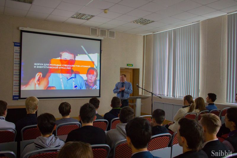 Фото к Во Владимирской областной научной библиотеке открылась выставка «Цепная реакция успеха»