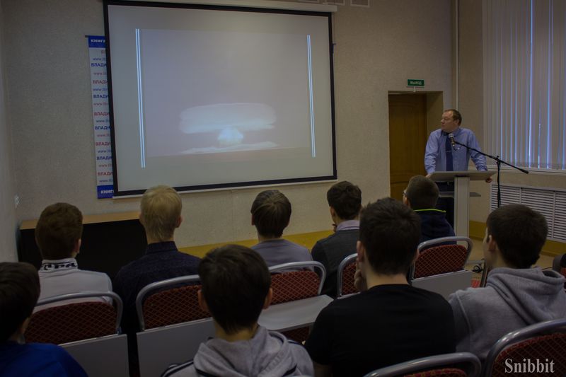 Фото к Во Владимирской областной научной библиотеке открылась выставка «Цепная реакция успеха»