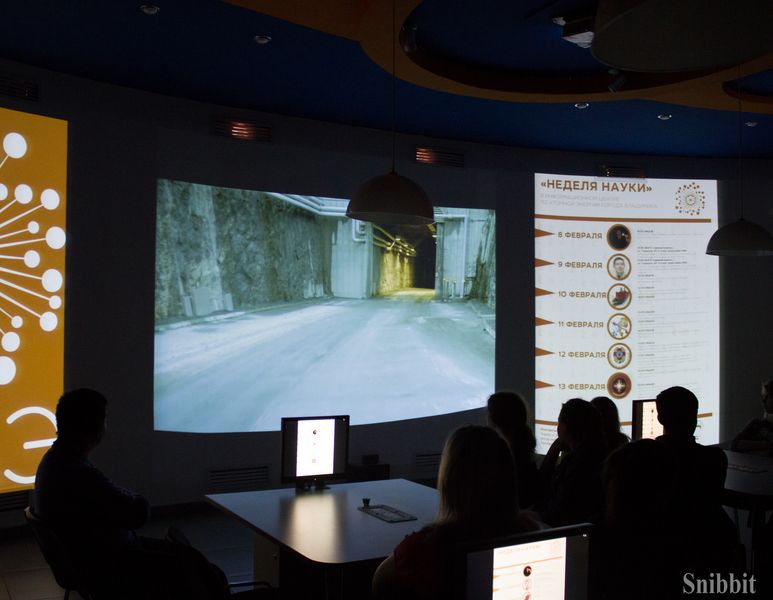 Фото к Владимирские студенты обсудили фильм «В бесконечность» с экспертом из Санкт-Петербурга