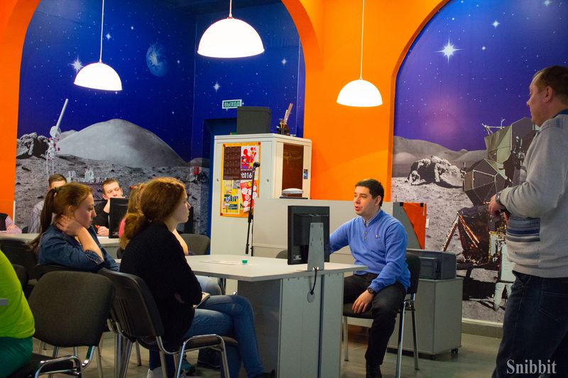 Фото к Владимирские студенты обсудили фильм «В бесконечность» с экспертом из Санкт-Петербурга