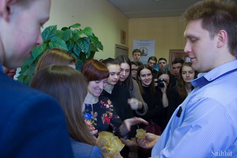 Фото к Фемто или нано? Владимирские школьники посетили высокотехнологичные лаборатории ведущего вуза региона