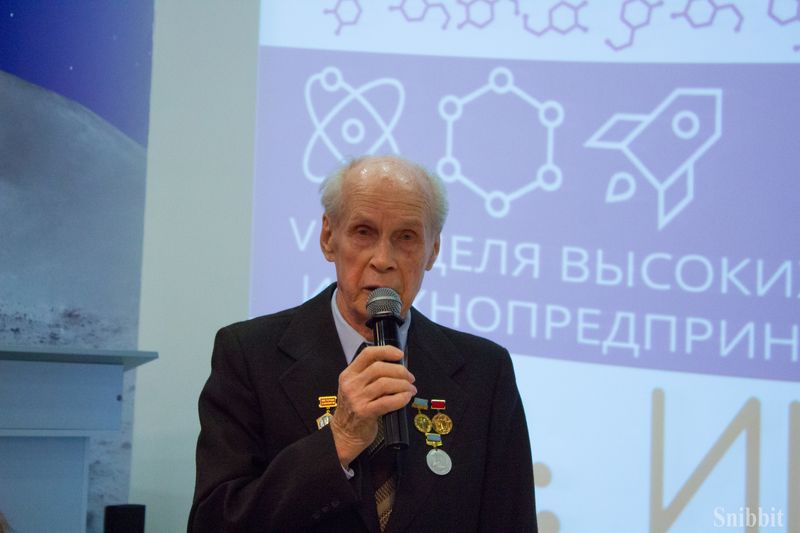 Фото к «Байконур — моя судьба!» Владимирские школьники встретились со строителем легендарного космодрома