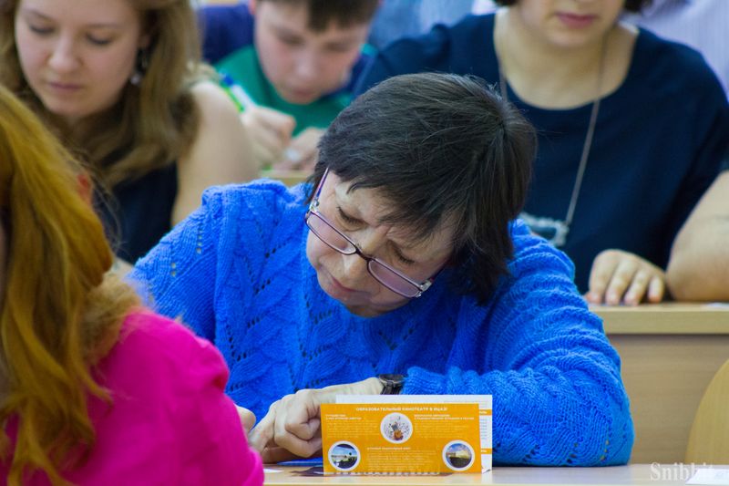 Фото к «Смоленские соловьи и костромские менестрели»: в России написали Тотальный диктант